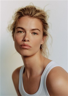 Hailey  Clauson image