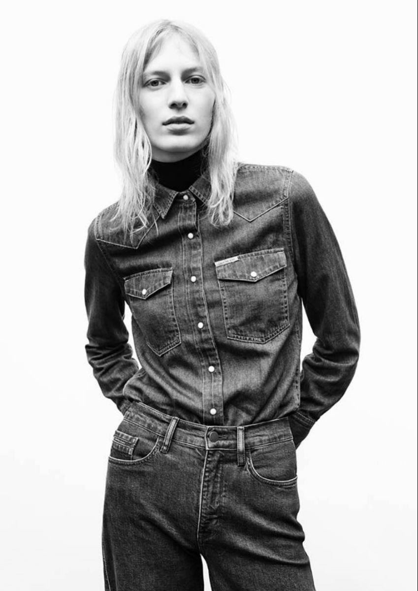 Julia Nobis | D`Management