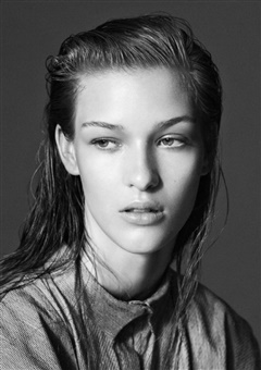 Elena Bartels image