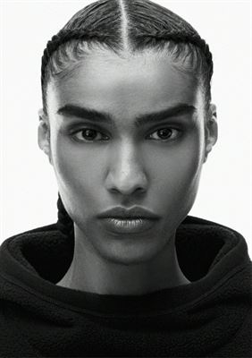 SIMONE EMBRACK image