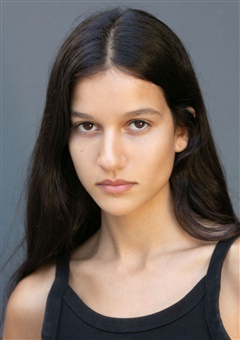 Luana  image