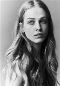 KATRINA  ROELLE image
