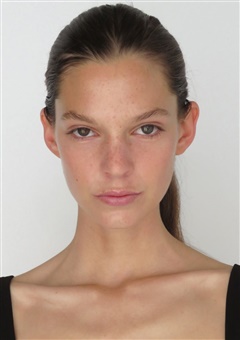 Lilly Cloake image